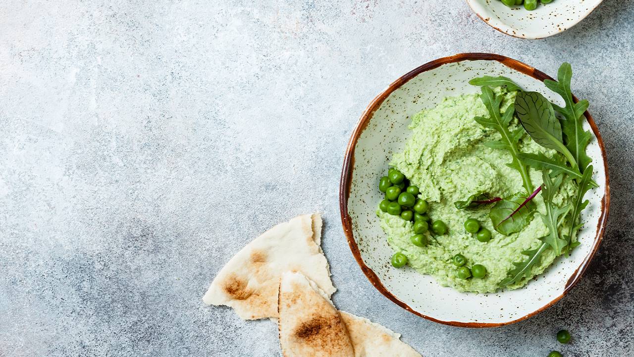 Hummus con ceci e pisellini verdi