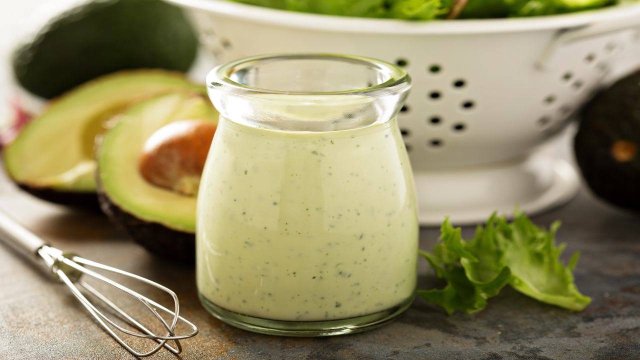 Crema di avocado con yogurt