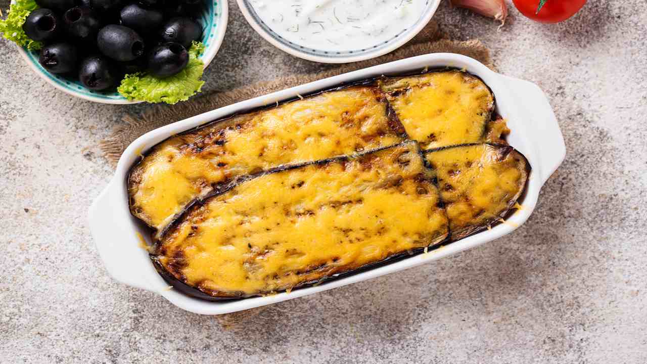 Torta salata con pesto