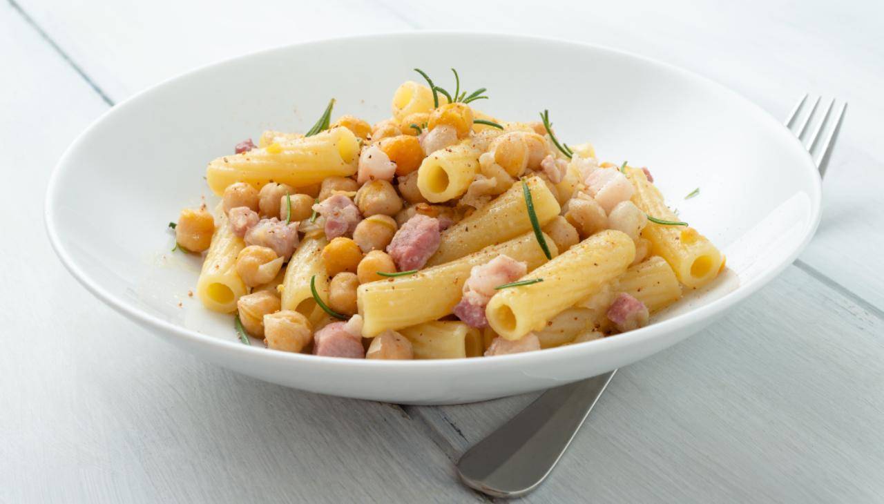 Pasta pancetta ceci rosmarino - ricettasprint