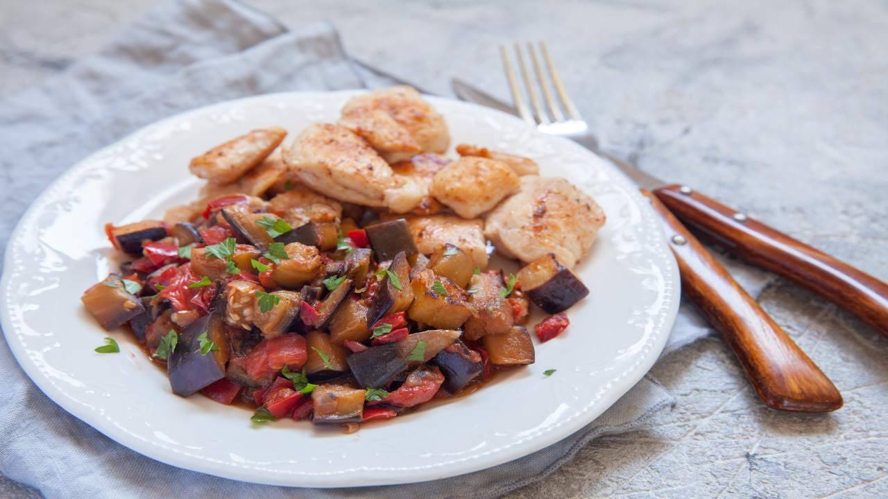 Pollo con melanzane