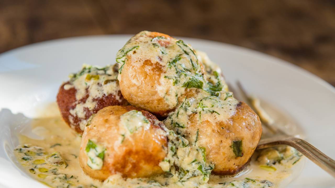 Pollo in polpette con salsa di Emmental