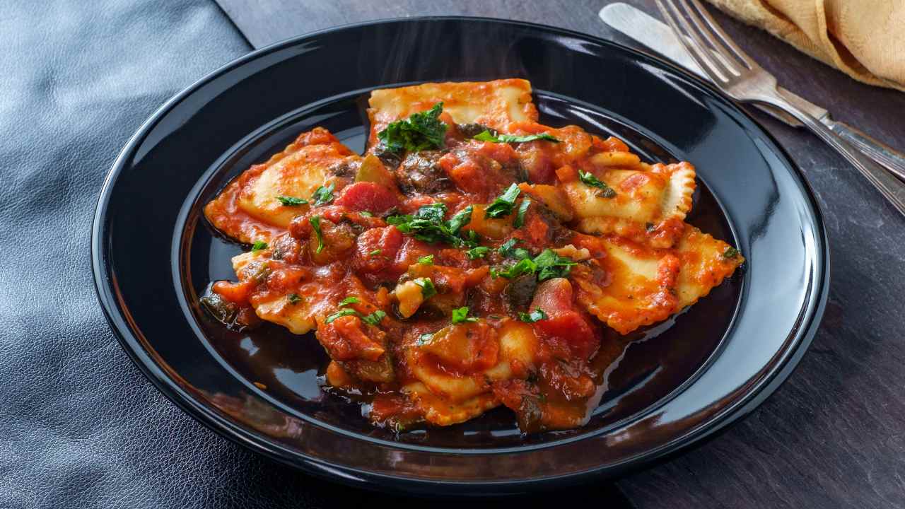 Ravioli ripieni con ricotta