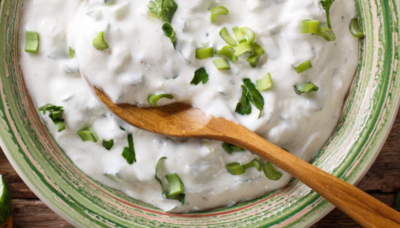Salsa yogurt cipollotto prezzemolo - ricettasprint