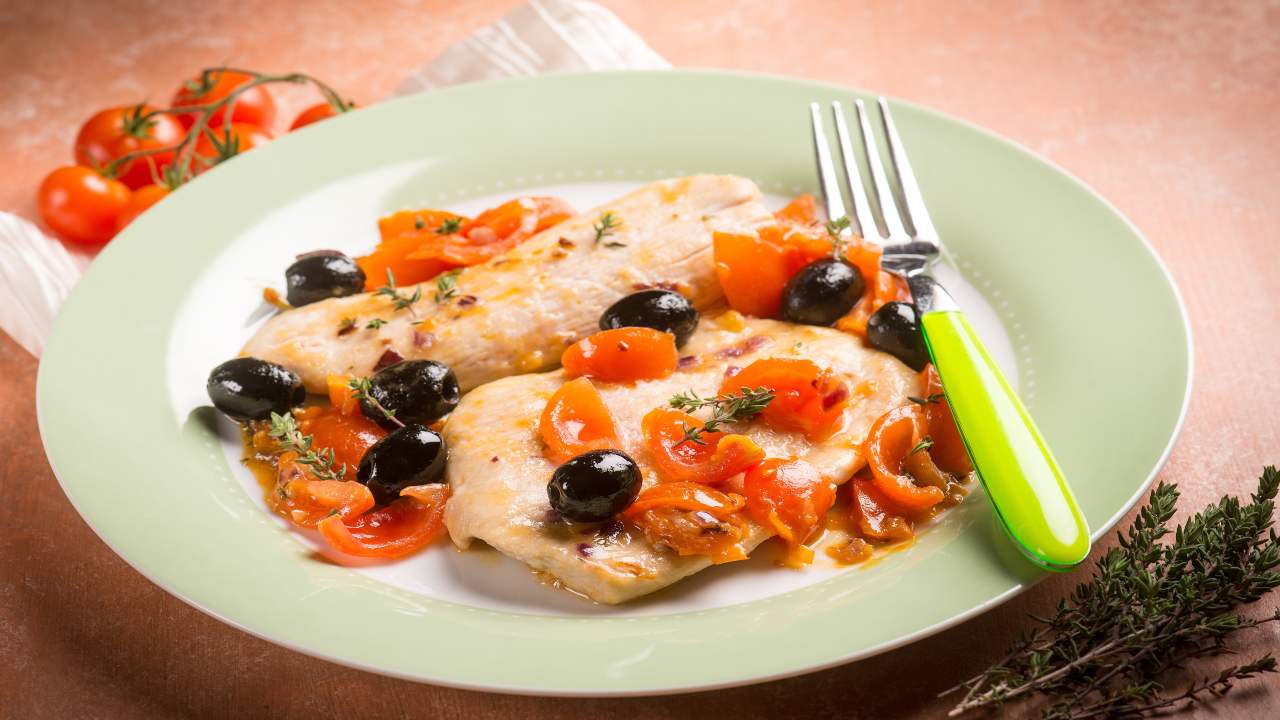 Pollo con olive e pomodorini