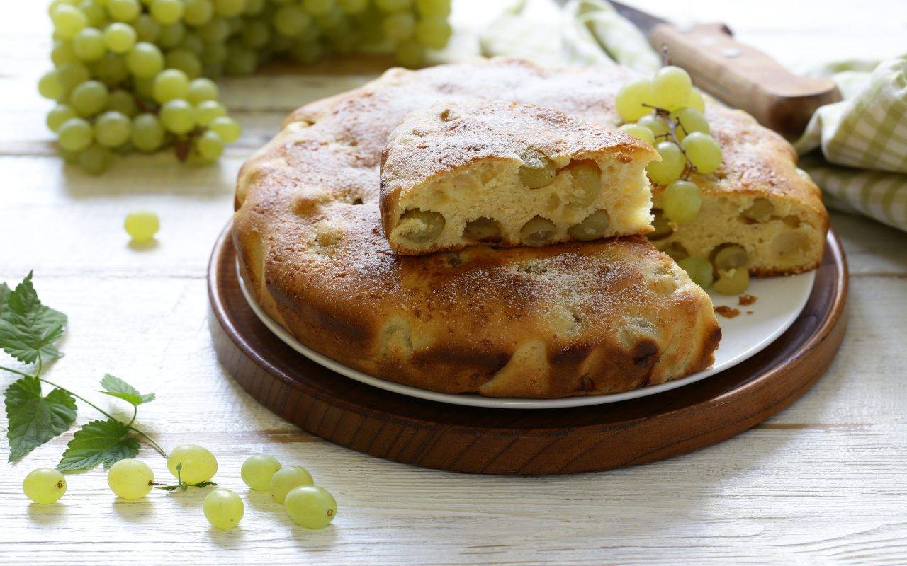 dolce al forno e uva FOTO ricettasprint