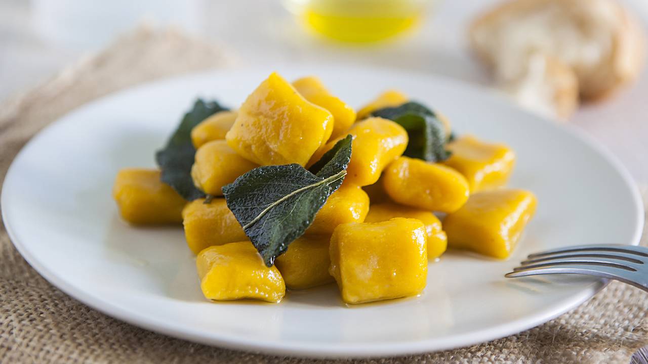 gnocchi fatti in casa con ricotta e curcuma