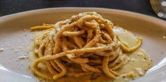 Pasta cacio e pepe