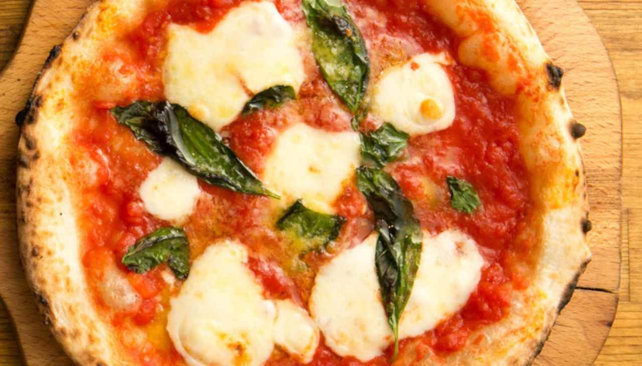 Pizza Margherita exra light Bimby
