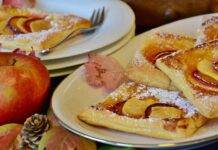 Sfoglie di mela veloci | Dessert fruttato pronto in 10 minuti Sfoglie di mela veloci ricettasprint