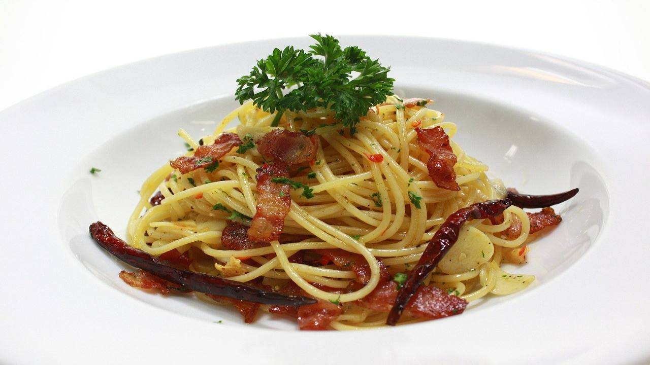 Spaghetti con speck