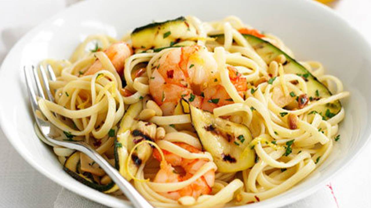 Pasta zucchine capesante e gamberi