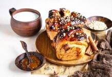 Treccia alle pesche senza burro | Facile, buona e leggera dolce con marmellata FOTO ricettasprint