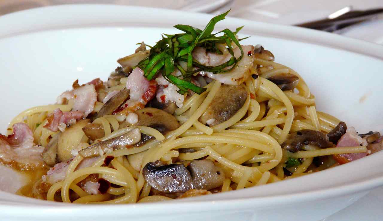 spaghetti con porchetta e funghi ricettasprint