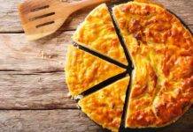 Torta caramellata alla ricotta | Ricetta semplicissima e sfiziosa