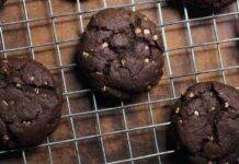 Biscotti morbidi cacao e nocciole | Deliziosi unno tira l’altro Biscotti morbidi cacao e nocciole ricettasprint