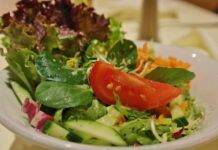 Insalata mista l Contorno sfizioso e pronto in pochi minuti insalata pomodori zucchini contorno veloce