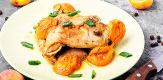 Pollo leggero con albicocche