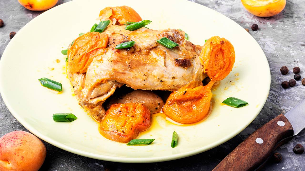 Pollo leggero con albicocche