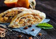 Strudel di cachi con noci ed uvetta | Super goloso Strudel con frutta secca