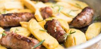 Salsicce con patate al forno