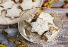 Biscotti con mandorle e pistacchio | I dolcetti perfetti per le feste Pasta di mandorle e pistacchio