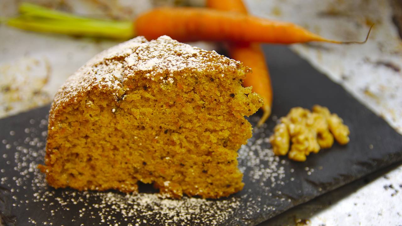 Torta alla carota senza zucchero e glutine