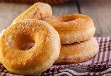 Ciambelle dolci senza patate | Una soffice e golosa ricetta tutta da gustare Ciambelle dolci senza patate ricettasprint