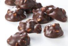 Gherigli al cioccolato | Golosissimi e gustosissimi dolcetti noci e cioccolato FOTO ricettasprint