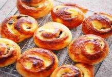 Girelle danesi con crema ed uvetta | Il dolce soffice e goloso Brioche con la crema ed uvetta