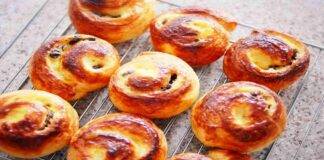 Brioche con la crema ed uvetta