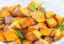 Patate dolci con rosmarino al forno | Il contorno super croccante Patate al forno