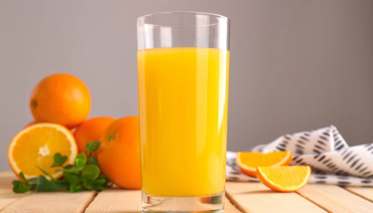 Spremuta dolce di arancia e limone ricetta
