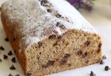 Torta di farro con ricotta e cioccolato fondente | Facile e leggera Torta di farro con ricotta e cioccolato fondente ricettasprint