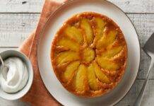 Torta di mele senza burro rovesciata | Il classico dolce della domenica torta invertita di mele FOTO ricettasprint