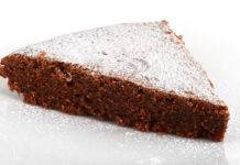 Torta tenerina light, dolce morbido e leggero senza grassi in aggiunta Dolce al cioccolato senza burro