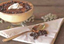 Mousse di panna e rum | un dolce al cucchiaio pronto in 5 minuti