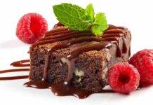 Torta cioccolato, lamponi e nocciole | Un momento di gusto intenso Torta cioccolato lamponi e nocciole