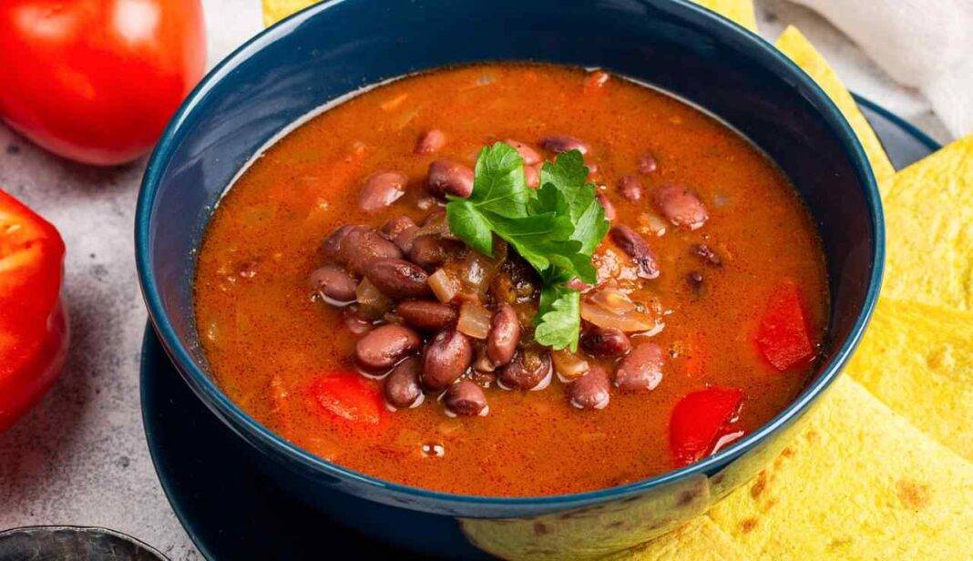 Zuppa di fagioli e peperoni rossi Ricetta contadina antica