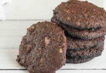 Biscotti veloci con albumi, mandorle e cacao BISCOTTI ALLE MANDORLE