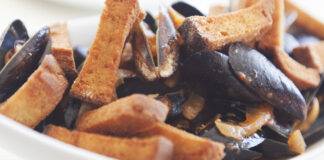 cozze con pane e prezzemolo