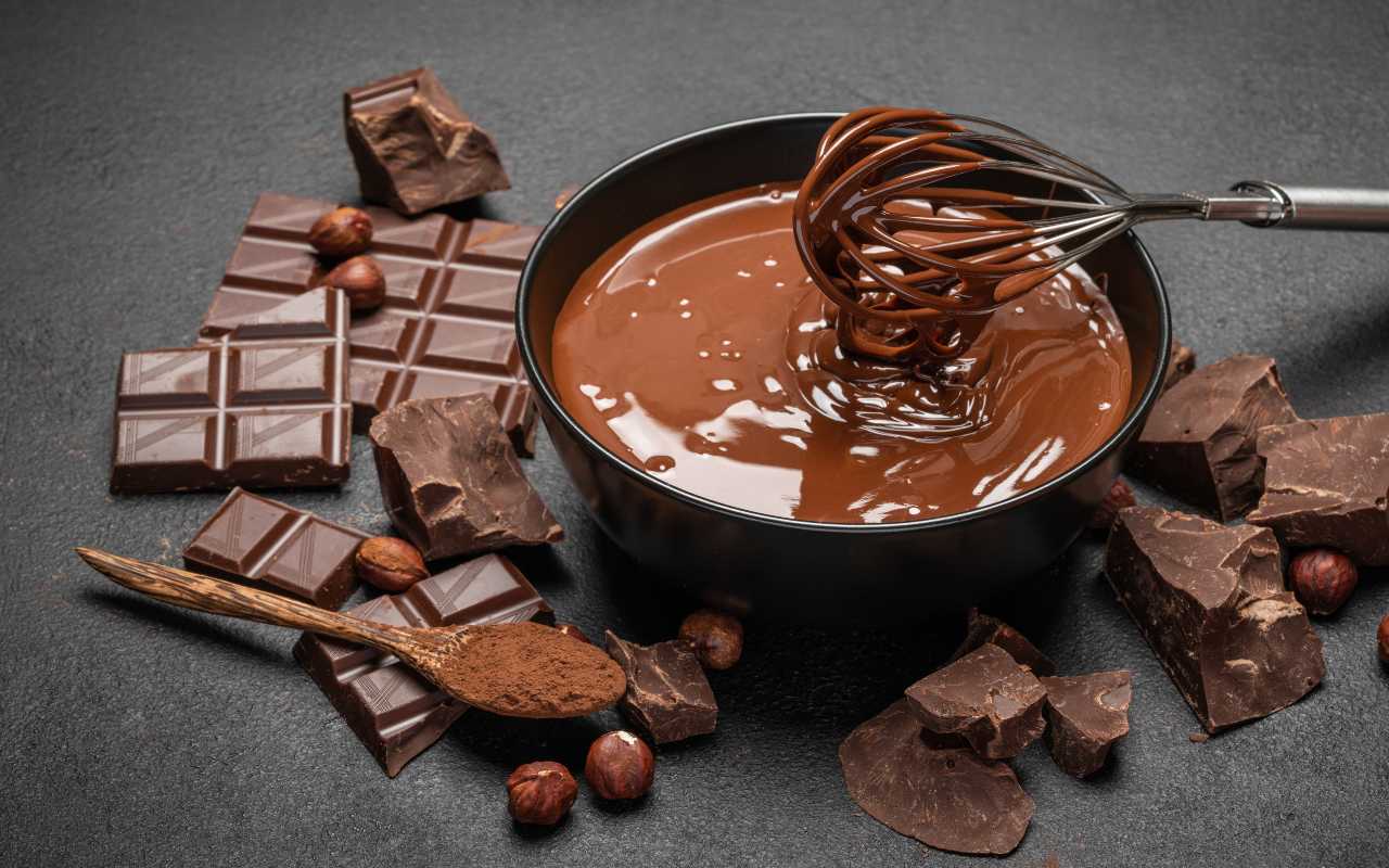 crema nocciole cioccolato fondente ricetta FOTO ricettasprint