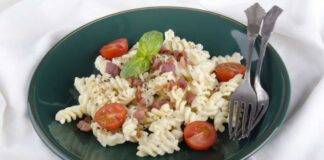 Fusilli al baffo con guanciale ricetta