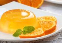 Gelatina di arance fatta in casa l Sfiziosa con i pezzetti di frutta sottili Gelatina di arancia fatta in casa ricetta