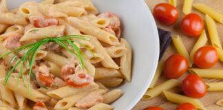 pasta con pomodorini e salmone