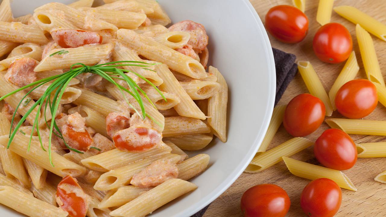 pasta con pomodorini e salmone