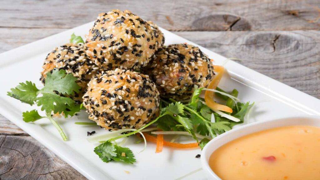 Polpette di polpo con semi di sesamo | Una ricetta particolare