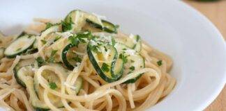 Spaghetti alle zucchine con pecorino ricetta