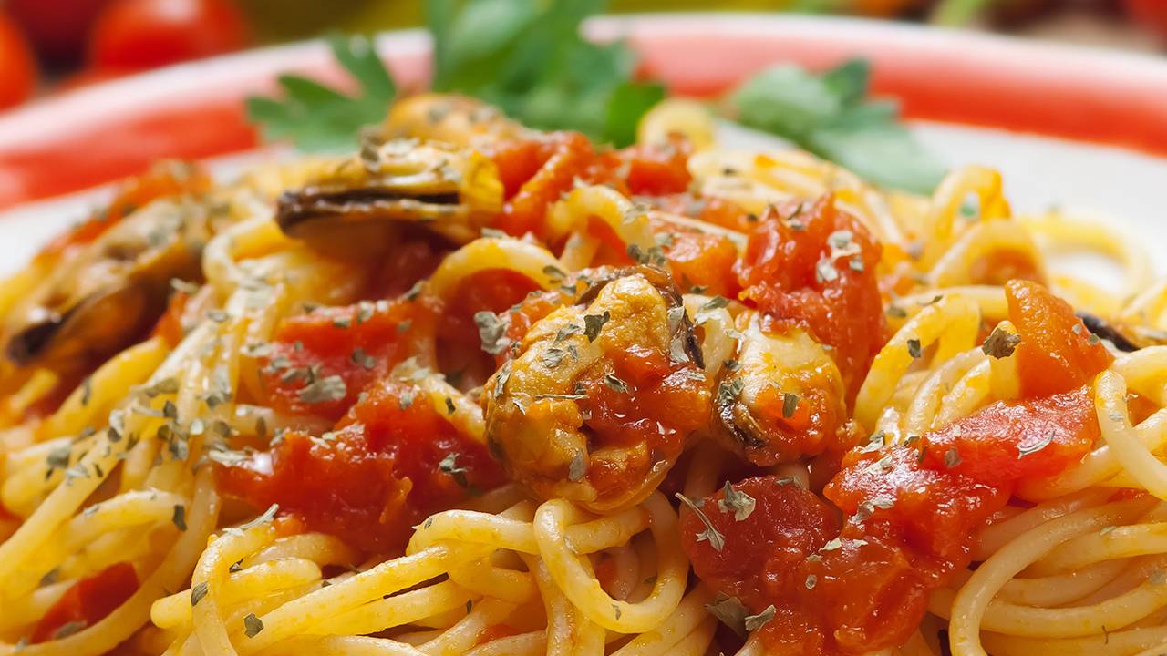 pasta con cozze e pane raffermo