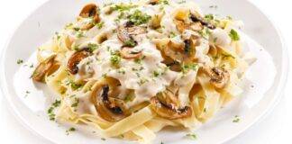 Tagliatelle ai fungi e formaggio ricetta